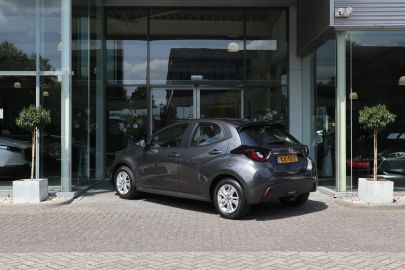 Car image 3