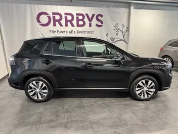 Car image 4