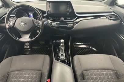 Car image 12