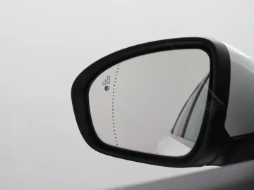 Car image 44