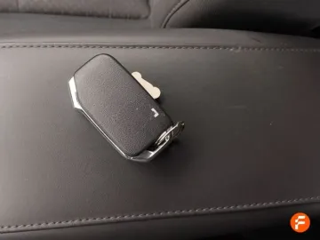 Car image 27