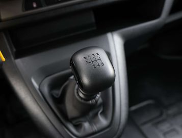 Car image 33