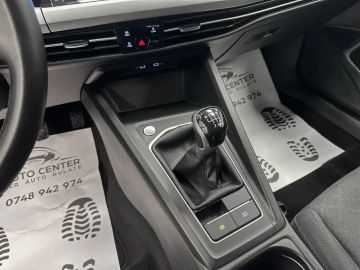 Car image 32