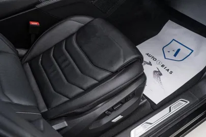 Car image 40