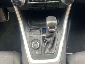 Car image 15