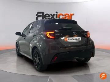 Car image 5