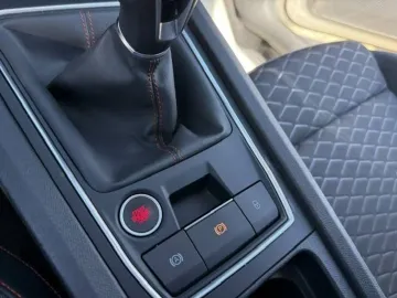 Car image 35