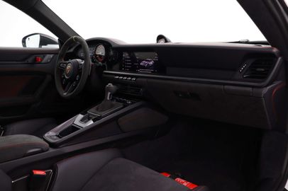 Car image 33