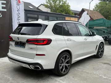 Car image 37