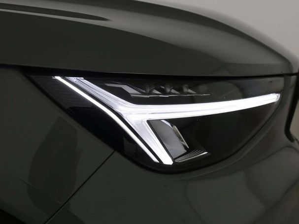 Volvo XC40 B3 Plus Dark 120 kW image number 3