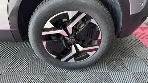 Car image 38