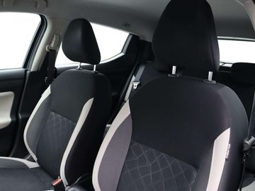 Car image 31