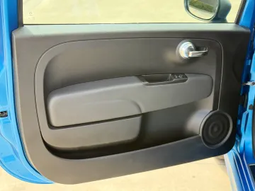 Car image 27