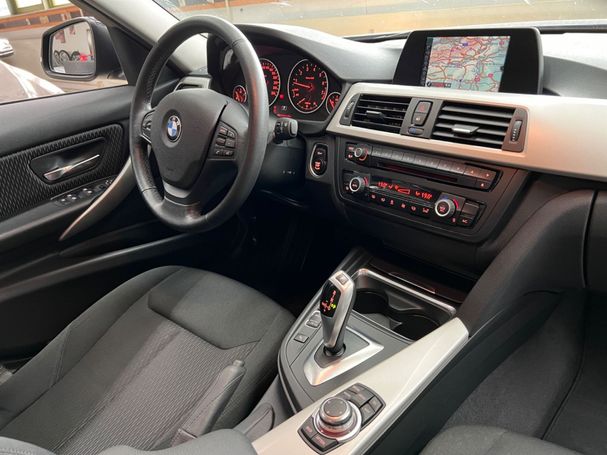 BMW 320i 135 kW image number 20