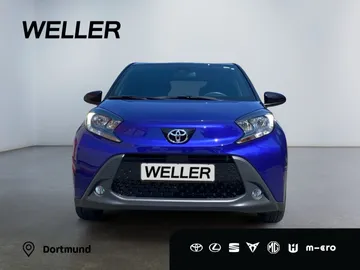 Car image 3