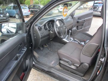 Car image 11