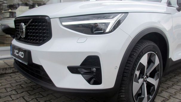 Volvo XC40 B4 Ultimate Dark 145 kW image number 11