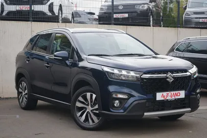 Car image 4