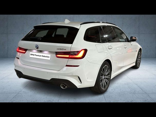 BMW 330 Touring M Sport 137 kW image number 3