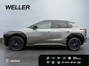 Car image 4
