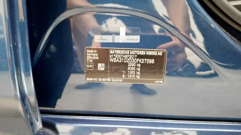 Car image 24