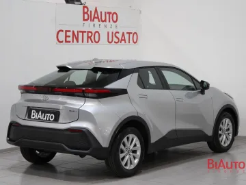 Car image 3