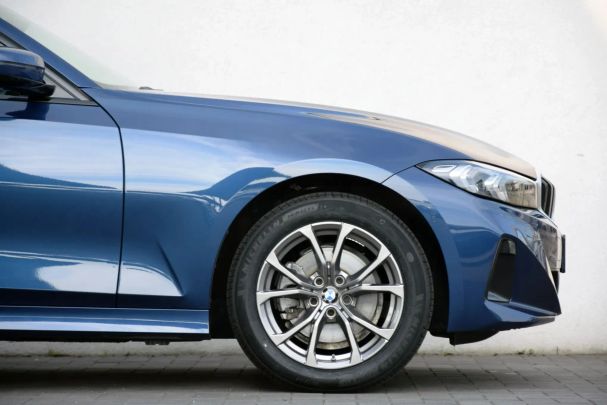 BMW 320i 135 kW image number 8