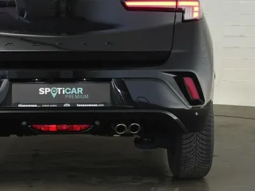 Car image 30