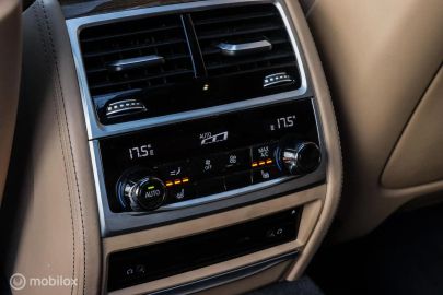 Car image 40