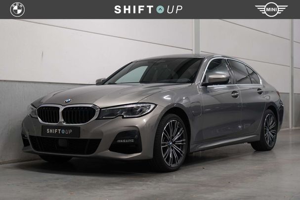 BMW 330e M Sport 215 kW image number 1