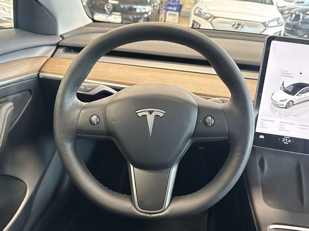 Tesla Model 3 239 kW image number 15