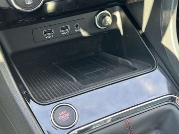 Car image 30