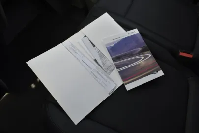 Car image 32