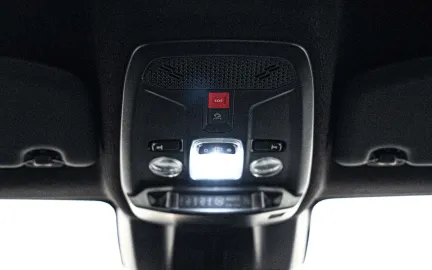 Car image 26