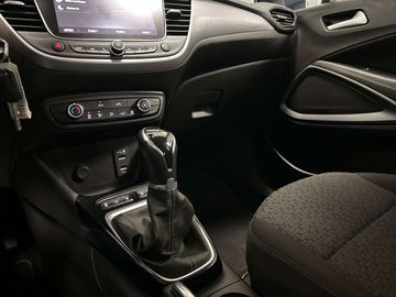 Car image 26