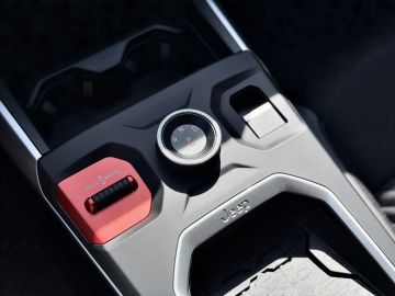 Car image 27