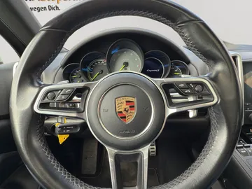 Car image 28
