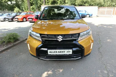 Car image 4