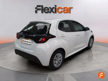 Car image 4