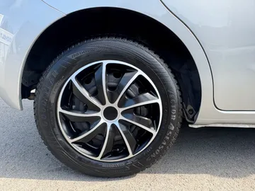 Car image 33
