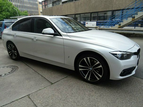 BMW 330 e iPerformance M Sport 185 kW image number 10