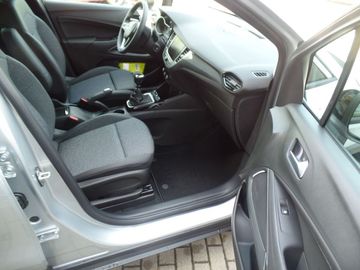 Car image 10