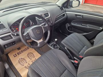 Car image 14