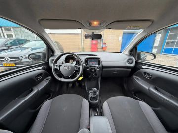 Car image 36