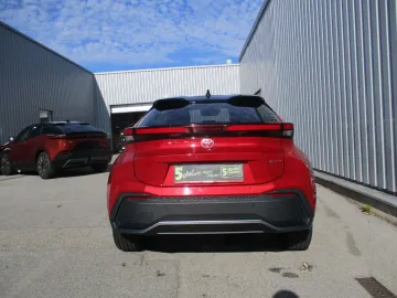 Car image 4