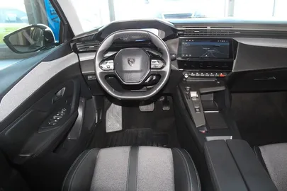 Car image 27