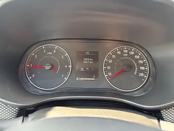 Car image 28