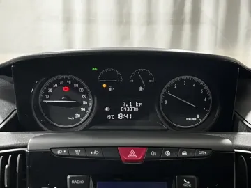 Car image 27