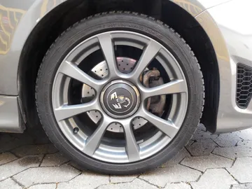 Car image 13