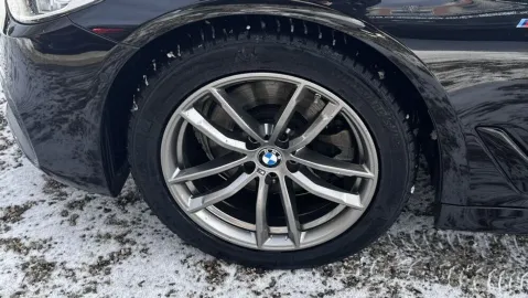 Car image 48